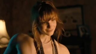 Сисястая красотка трахается с мужиком, которому проиграла в бильярд